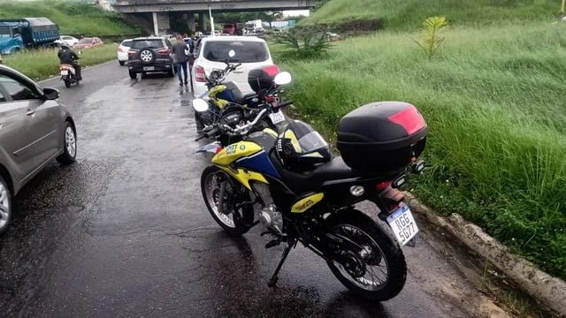 Engavetamento de Três Veículos Causa Lentidão no Trânsito da Avenida