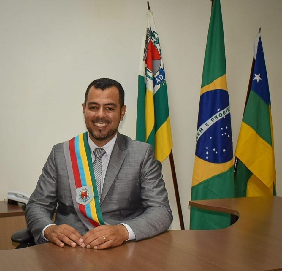 Prefeito Petinho de Riachuelo é destaque em transparência com uma pontuação de 9,4