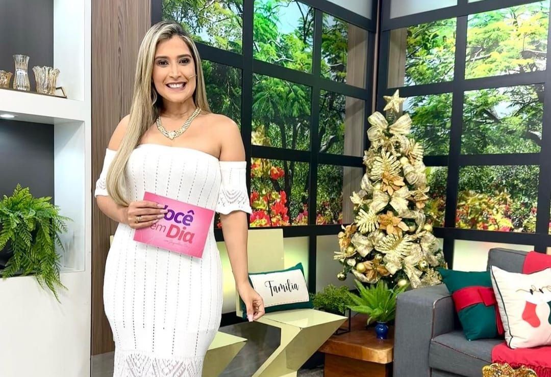 Conheça a trajetória de sucesso da apresentadora de TV Jaquelline Cruz