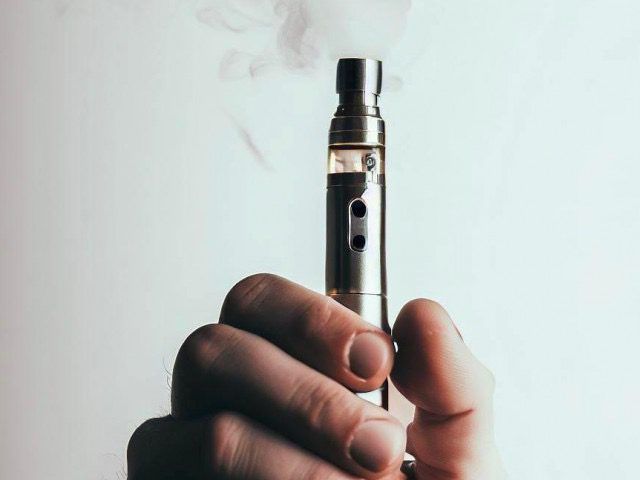 Anvisa avalia regulamentação de cigarros eletrônicos em consulta pública nesta sexta-feira