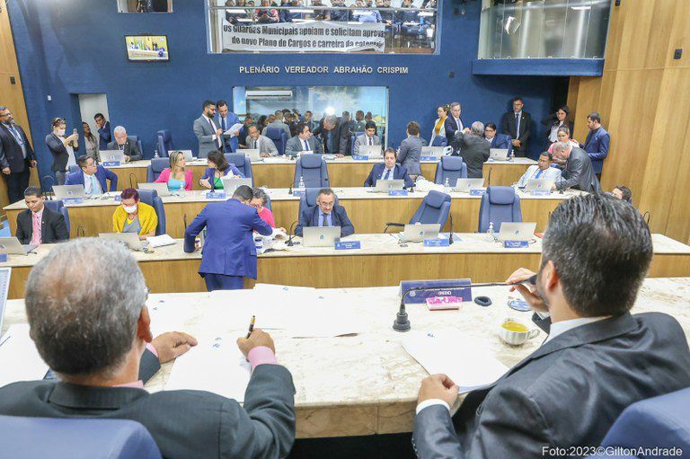Câmara aprova reajuste linear de 7,5% para servidores municipais