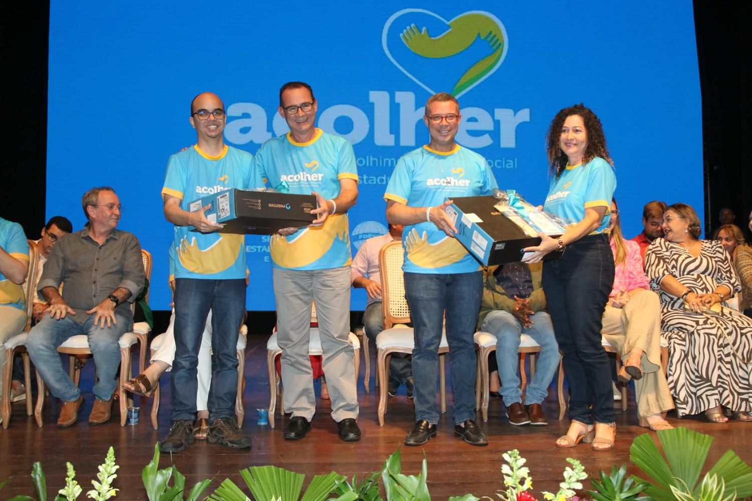 Fábio Mitidieri empossa 95 profissionais para Programa Acolher