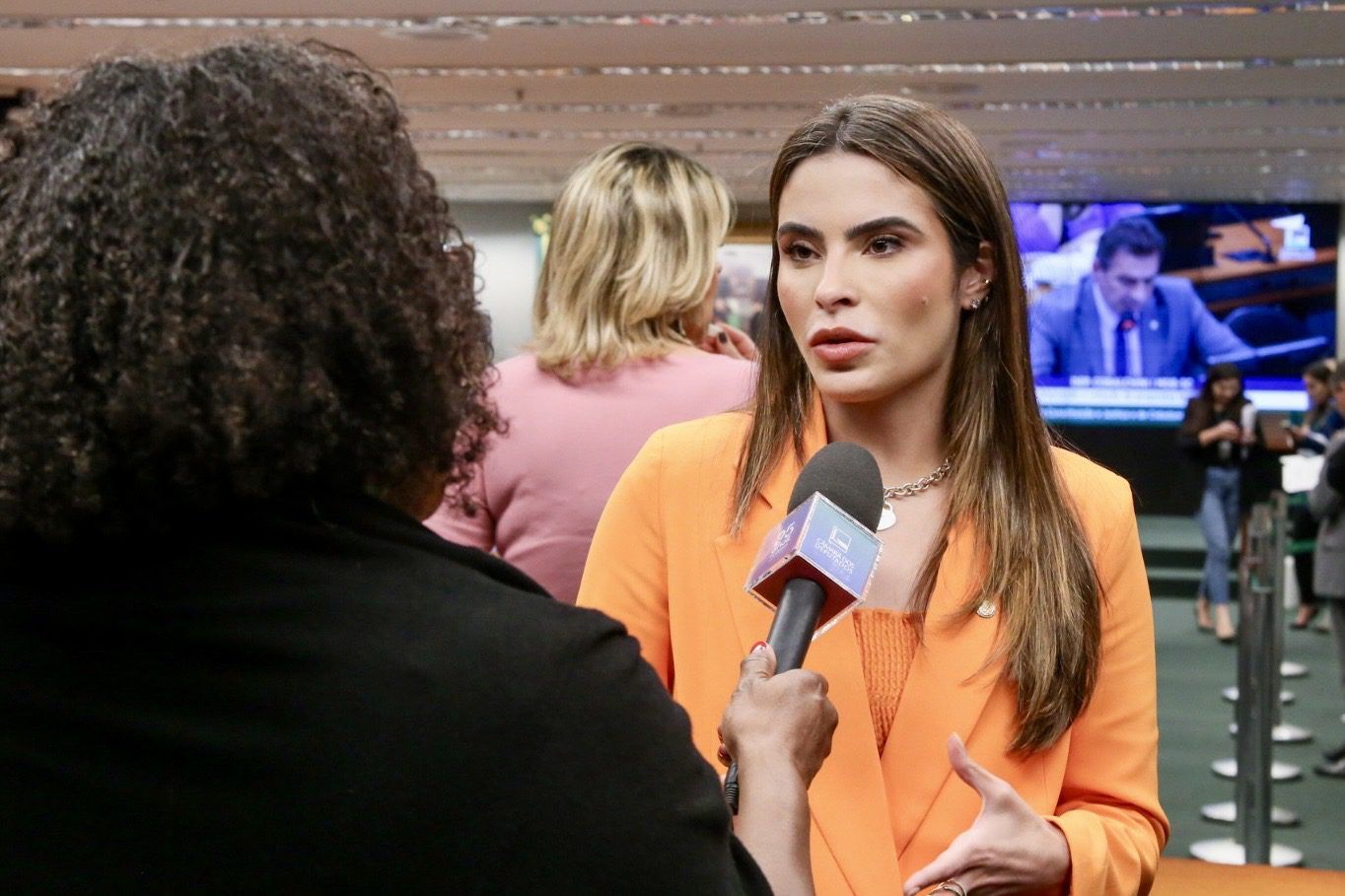 CCJC aprova relatório de Yandra sobre PL que garante emissão de documentos e certidões em braile