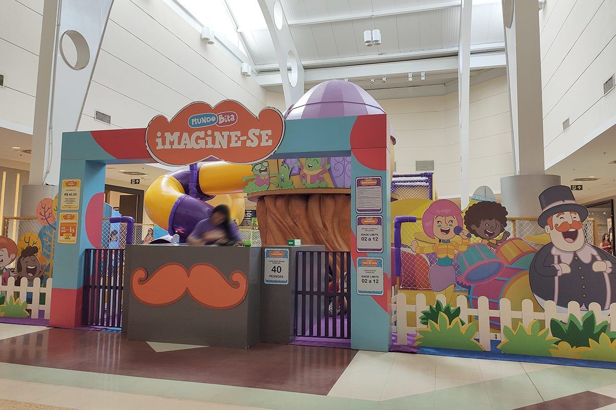 Imagem da entrada do Espaço Mundo Bita no Shopping Jardins