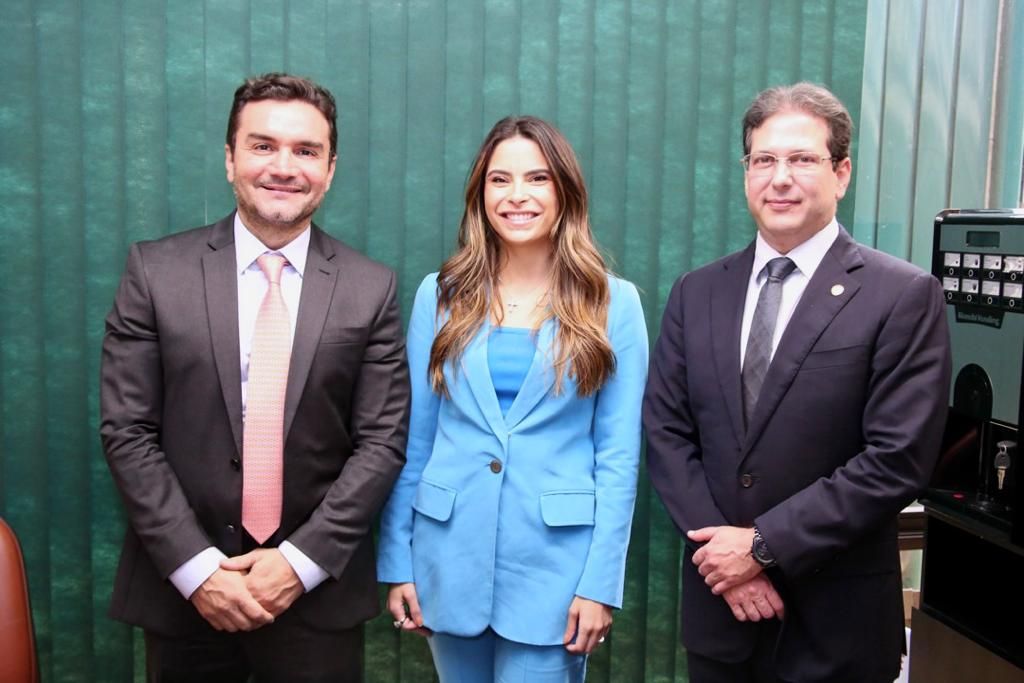 Deputada Yandra Moura leva secretário de Sergipe para audiência com ministro em busca recursos para impulsionar o turismo em Sergipe