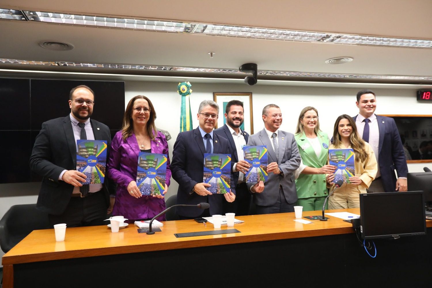 Alessandro Vieira promove histórica reunião entre parlamentares e prefeitos sergipanos