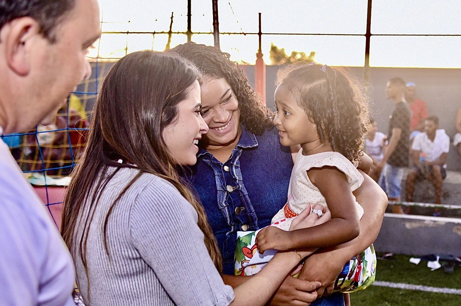 Deputada Yandra Moura Fortalece Vínculos em Aracaju com Intensa Agenda de Visitas