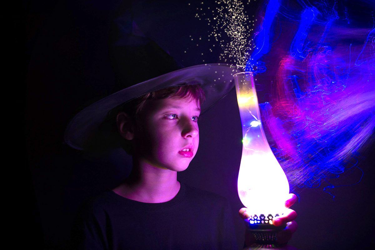 Imagem de menino vestido de bruxo para o Halloween em Aracaju
