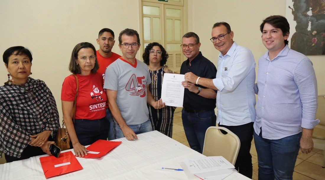 Governador de Sergipe apresenta proposta histórica de retomada da Carreira do Magistério