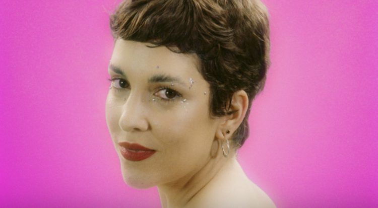 “Quintas da mGente”: Sandyalê se apresenta no Museu da Gente Sergipana