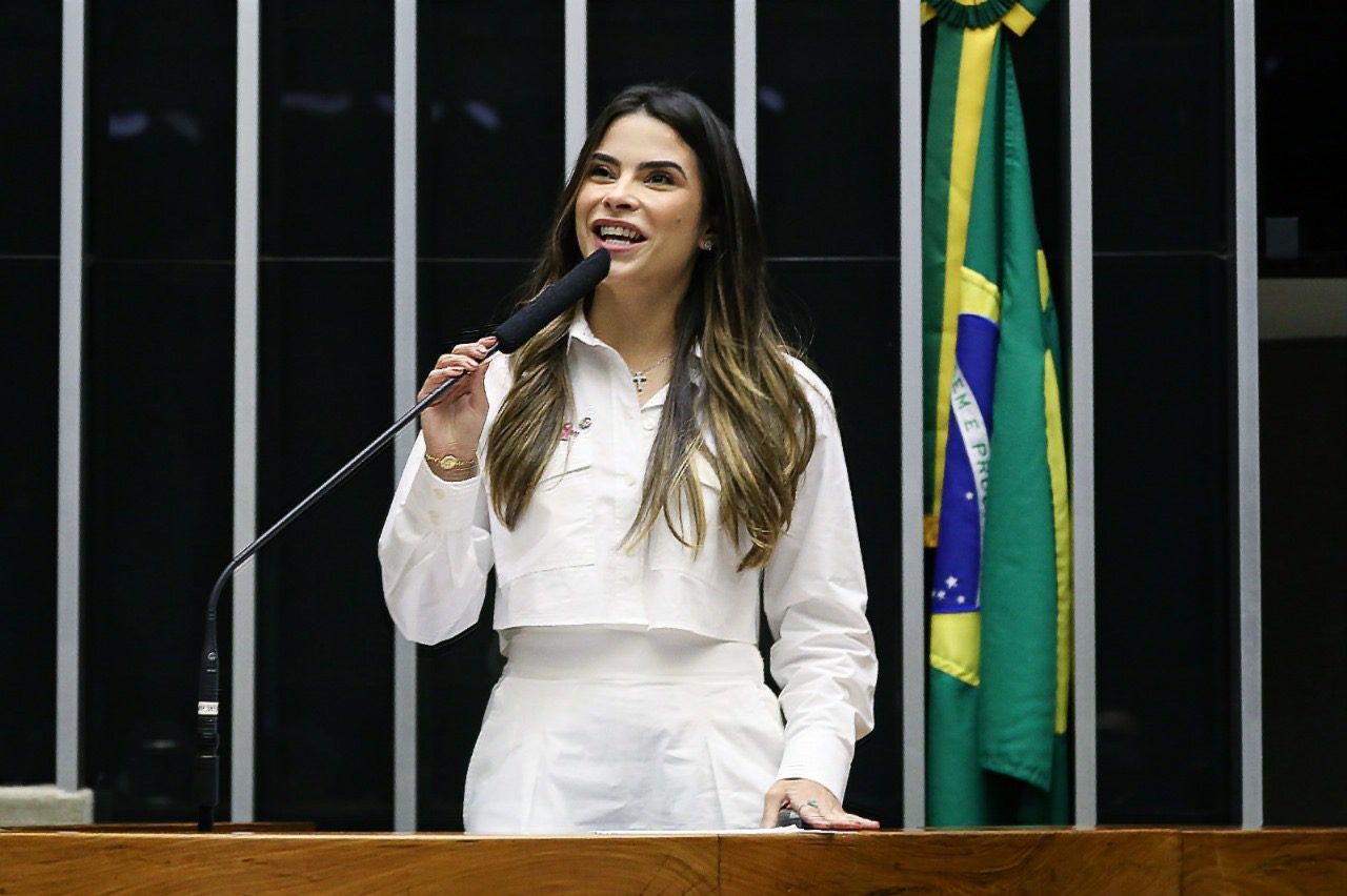 Deputada Yandra Moura destaca o 'Dia da Sergipanidade' no Plenário da Câmara