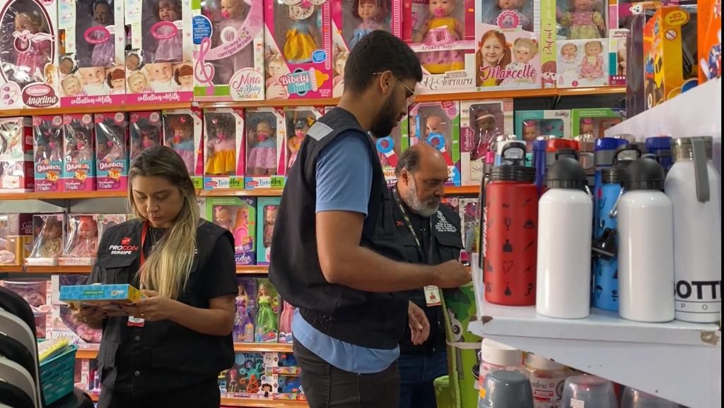 Fiscalização do Procon e ITPS apreendeu mais de 1.500 brinquedos com irregularidades em Aracaju