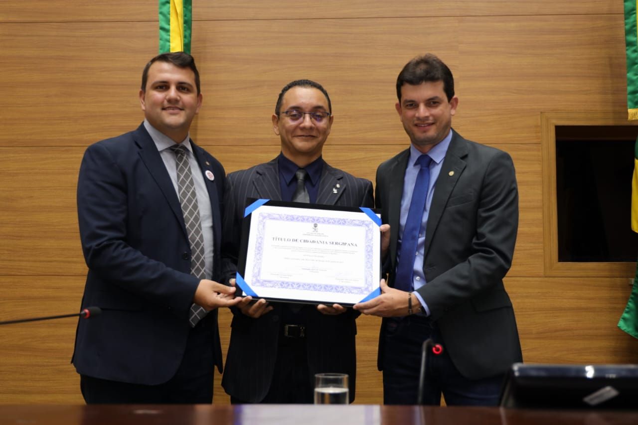 Procurador Heitor Alves Soares recebe título de cidadania Sergipana em sessão especial na Alese