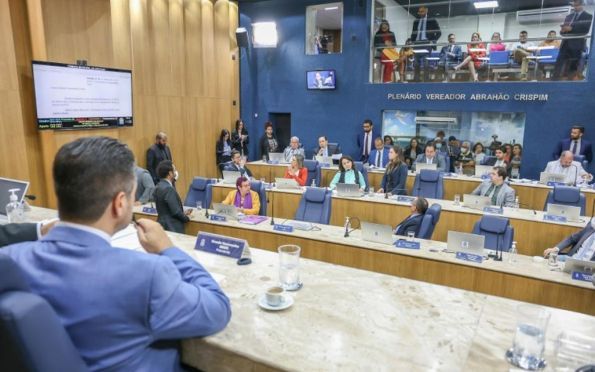 Vereadores de Aracaju aprovam emenda que pode regular transporte complementar na capital sergipana