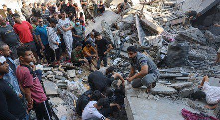 Número de mortos na guerra Israel-Hamas atinge 9.925, incluindo brasileiros