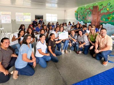 Escola Municipal Artur Reis é Certificada como "Escola Amiga do Meio Ambiente" após Sucesso do Projeto "Reciclagem Não é Lixo"
