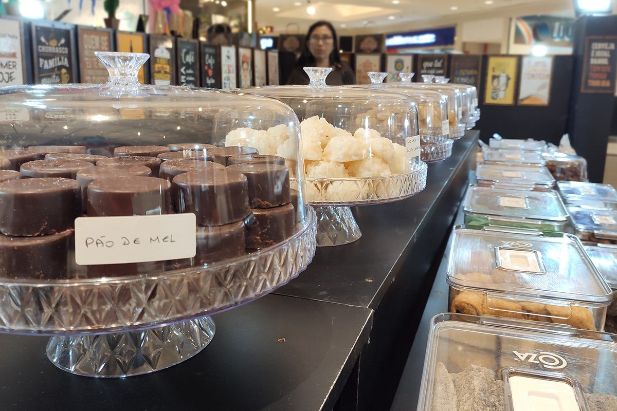 Imagem de doces disponíveis na feira de artesanato e decoração Nações & Artes