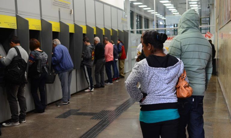 Agências bancárias estarão fechadas no feriado de finados