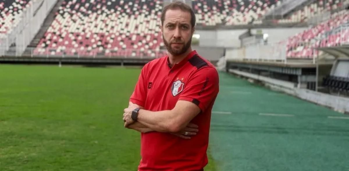 Paulo Massaro é o novo treinador do Confiança