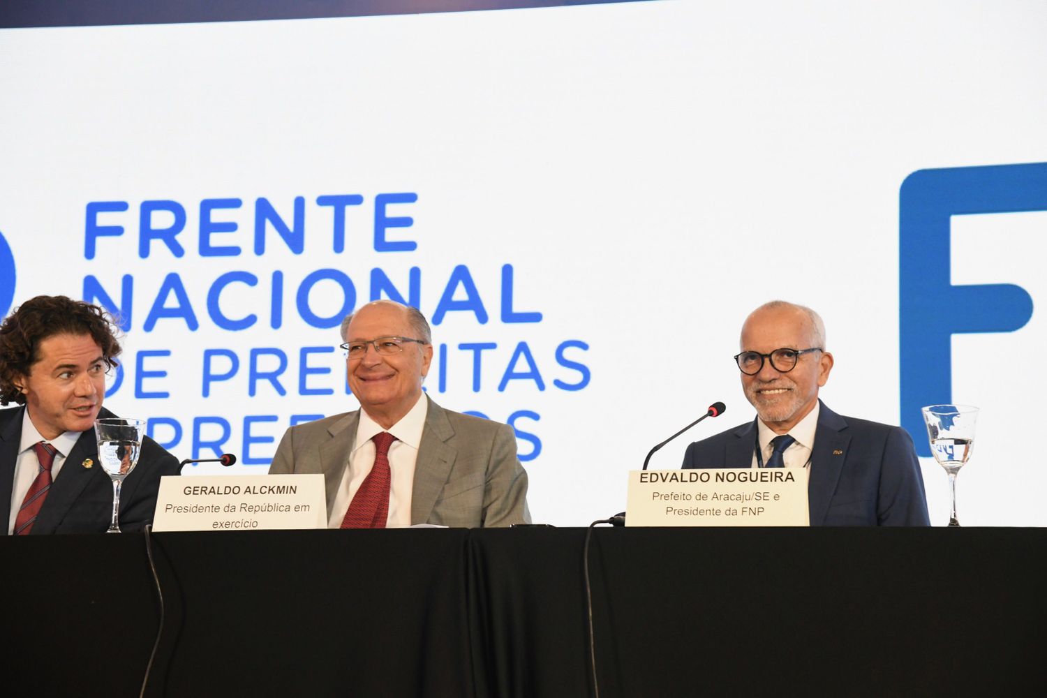 Prefeito Edvaldo abre 85ª Reunião Geral da FNP ao lado do presidente em exercício, Geraldo Alckmin