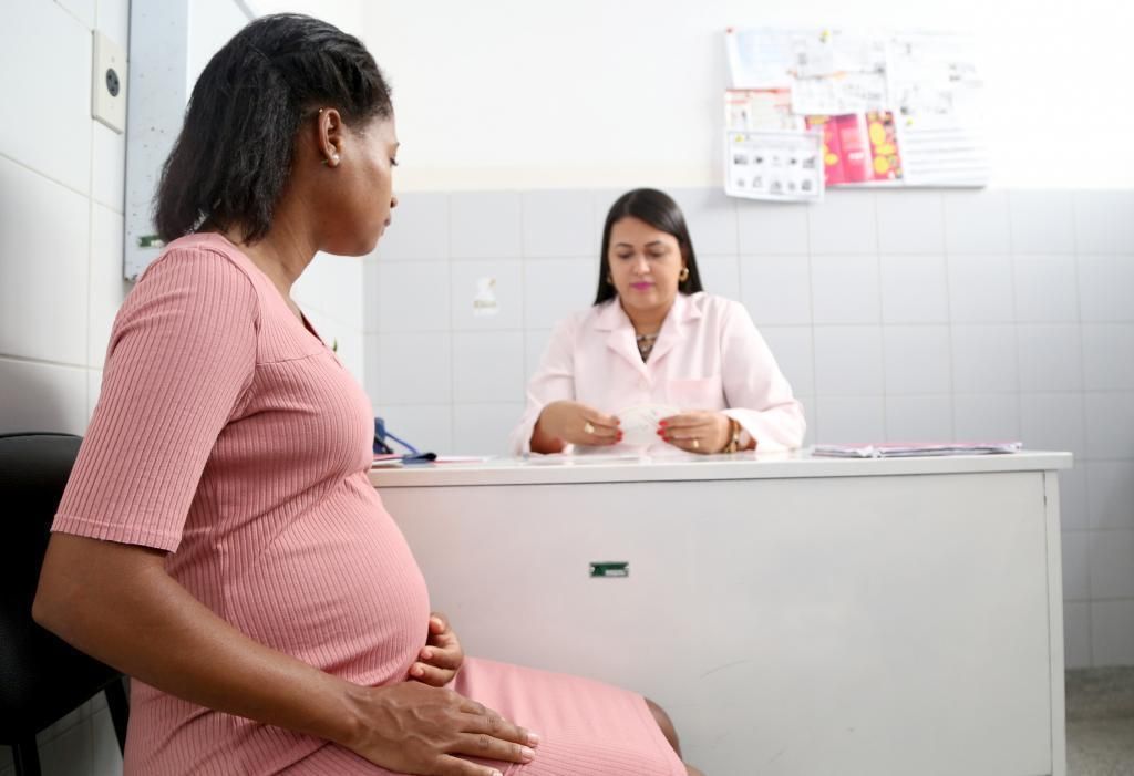 Prefeitura cumpre lei e garante acompanhante para mulheres nos atendimentos realizados pela Saúde de Aracaju