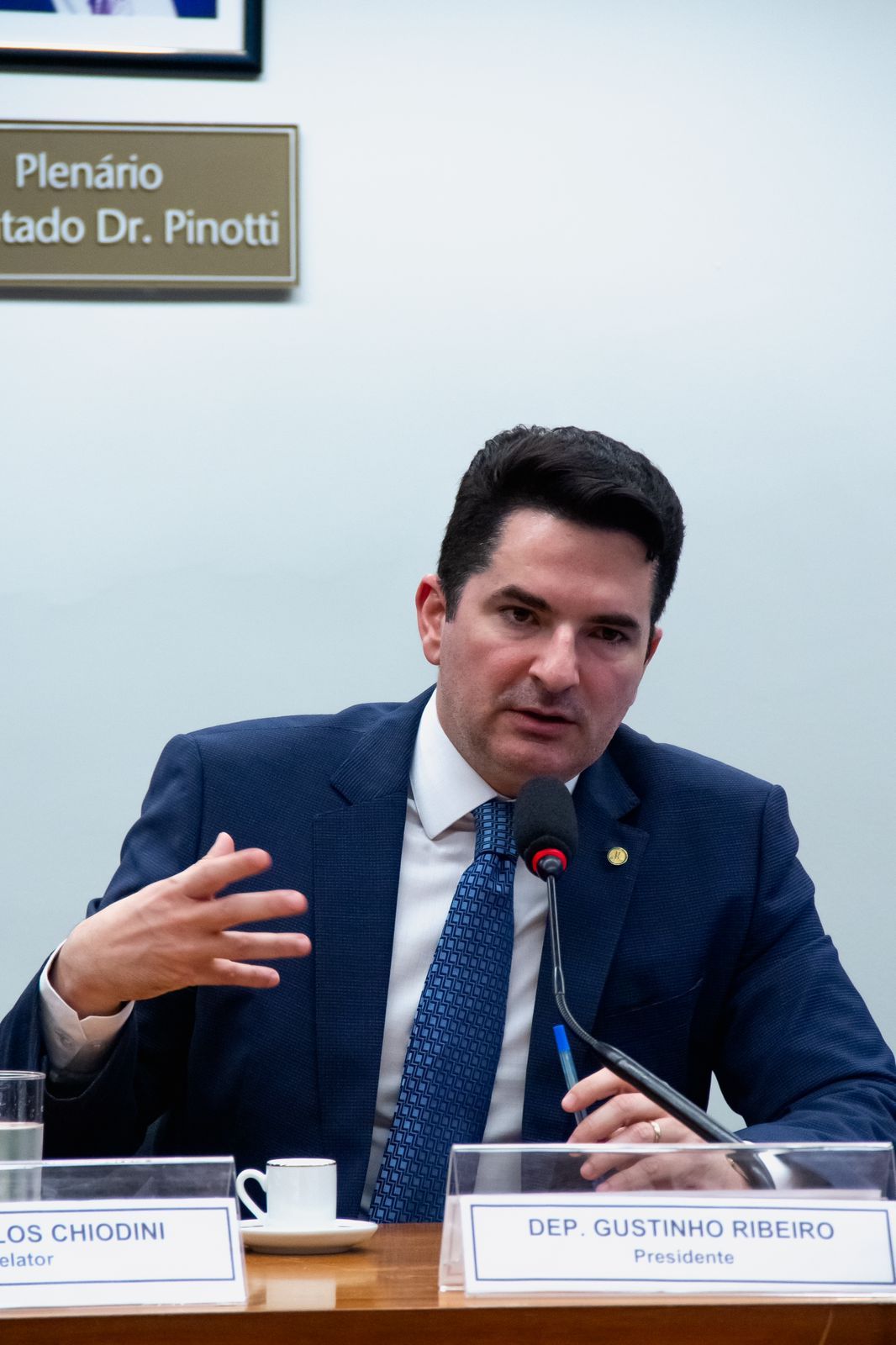 Deputado Gustinho Ribeiro é vítima de montagem criminosa com vídeo e áudio falso