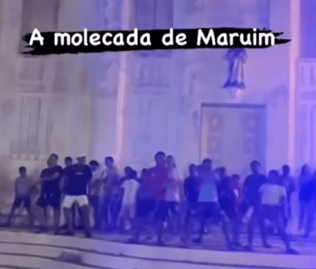 Gupo de jovens faz dança polêmica em frente à Igreja em Maruim gera polêmica