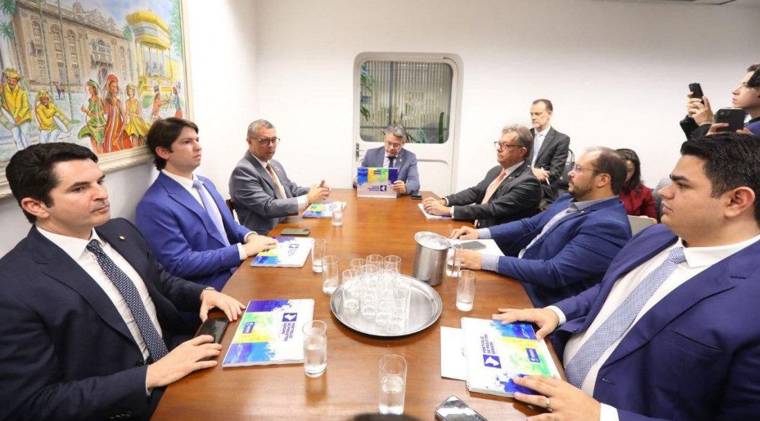 Governador de Sergipe apresenta Portfólio de Projetos em reunião com bancada federal em Brasília