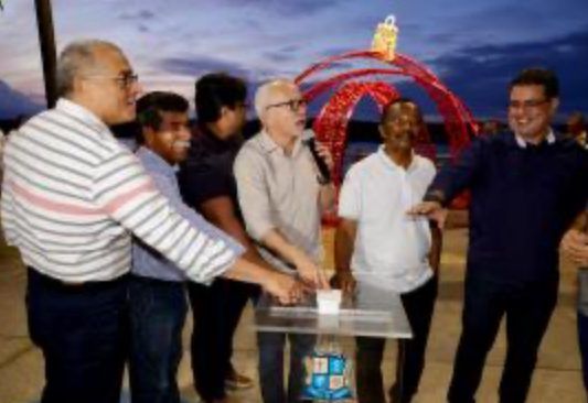 Natal iluminado: Prefeitura de Aracaju acende luzes na Orla Pôr do Sol