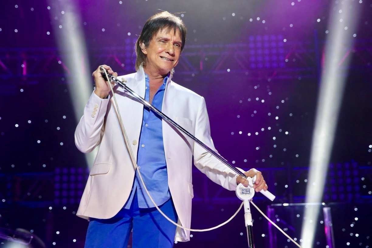 Rei Roberto Carlos se apresenta amanhã em Sergipe