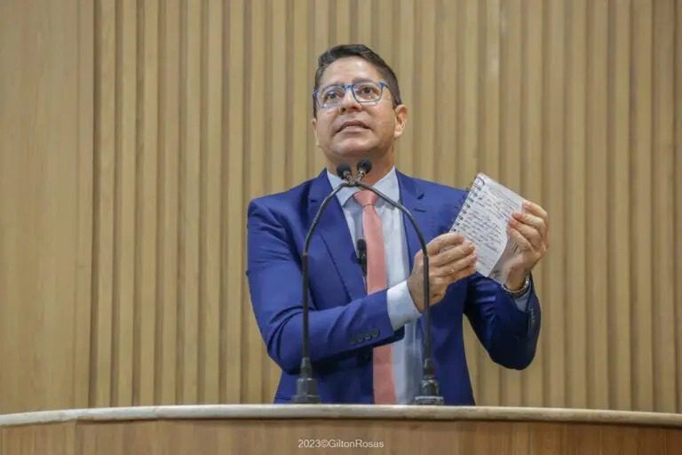 Ricardo Marques vota contra emenda que prejudica a população e desmascara oportunistas