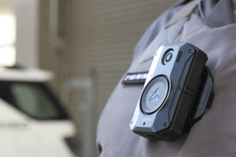 Deputada do PSOL quer câmera no uniforme da polícia em Sergipe