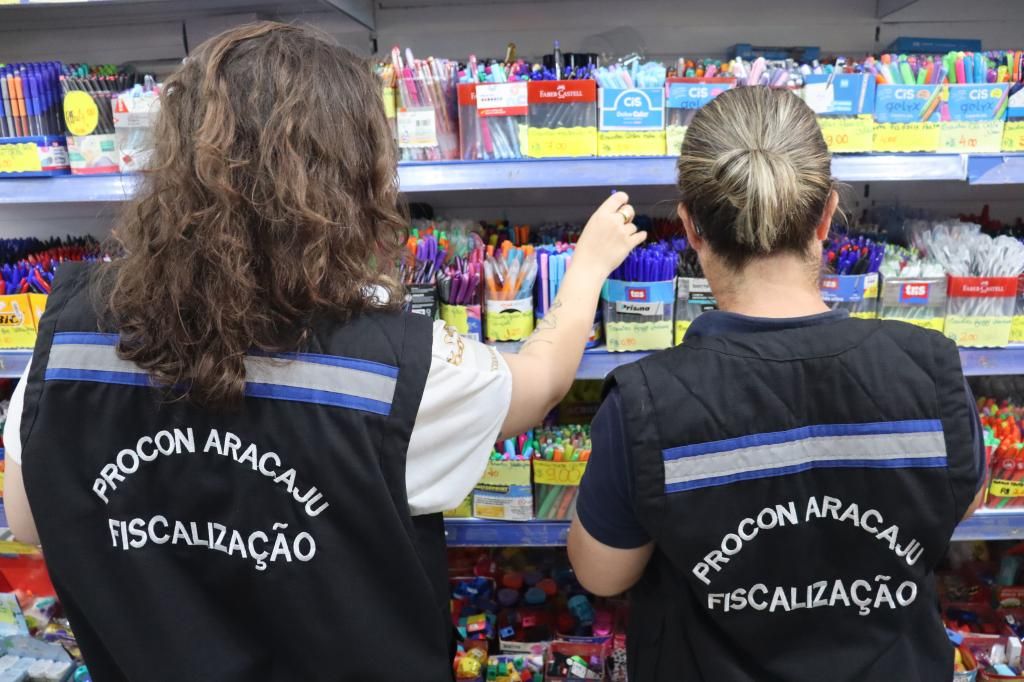 Procon Aracaju orienta pais e fornecedores sobre lista de materiais escolares