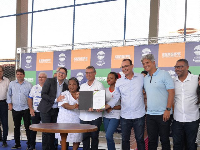 Governador Fábio Mitidieri firma ordens de serviço para novas iniciativas na área da Educação em Aracaju