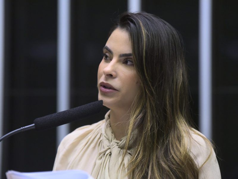 Deputada Yandra Moura busca garantir acesso à educação especial