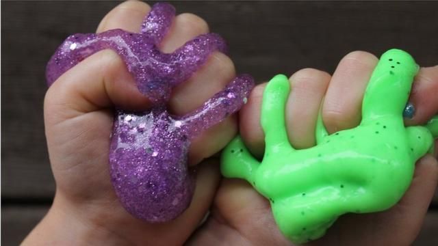 Aprenda como fazer slime passo a passo e divirta-se criando em casa