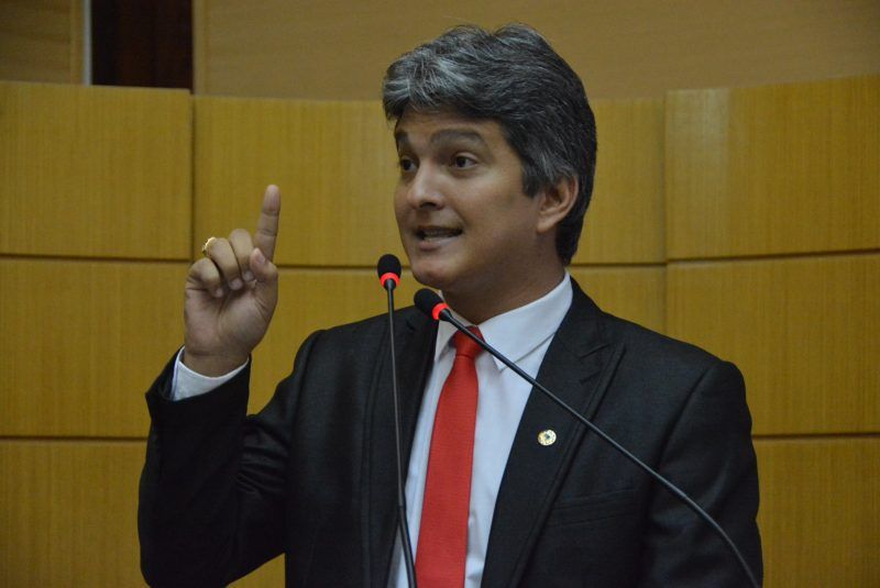 Samuel Carvalho pré-candidato a prefeito de Nossa Senhora do Socorro mora em outra cidade