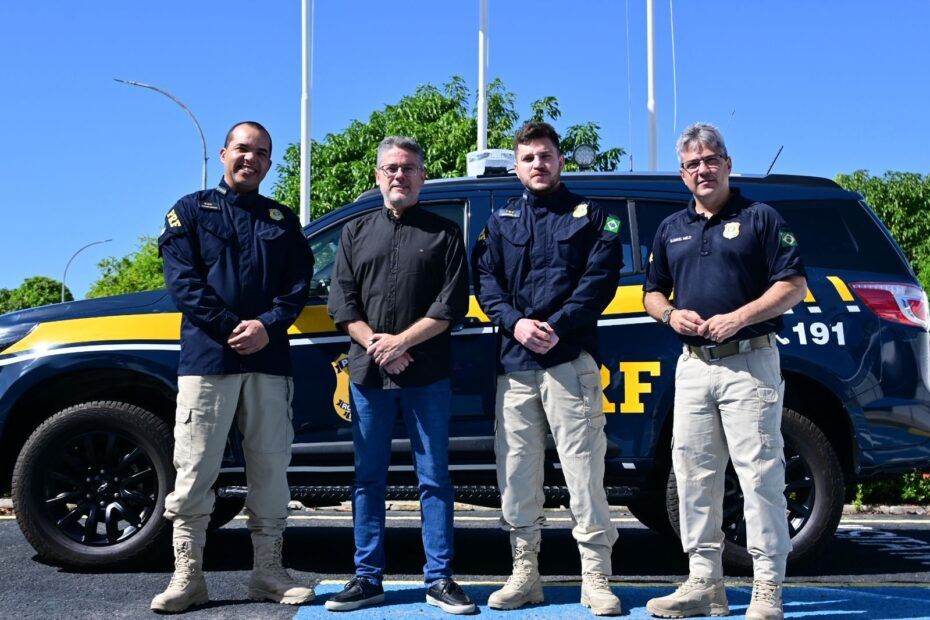 Senador Alessandro fortalece segurança pública em Sergipe com entrega de viatura blindada à PRF