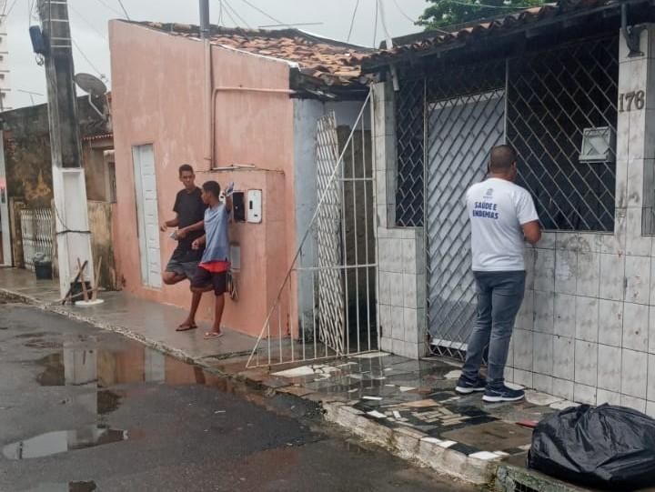 Prefeitura visita casas em regiões alagadas para prevenção da leptospirose