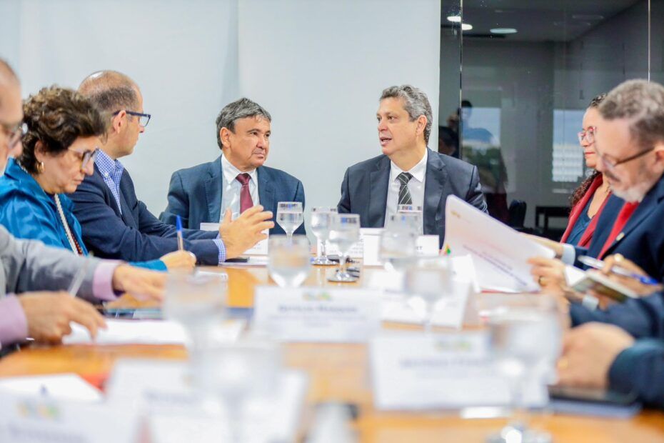 Marcio Macedo e Wellington Dias coordenam grupo para ajudar na organização de coleta e entrega de doações para população do Rio Grande do Sul