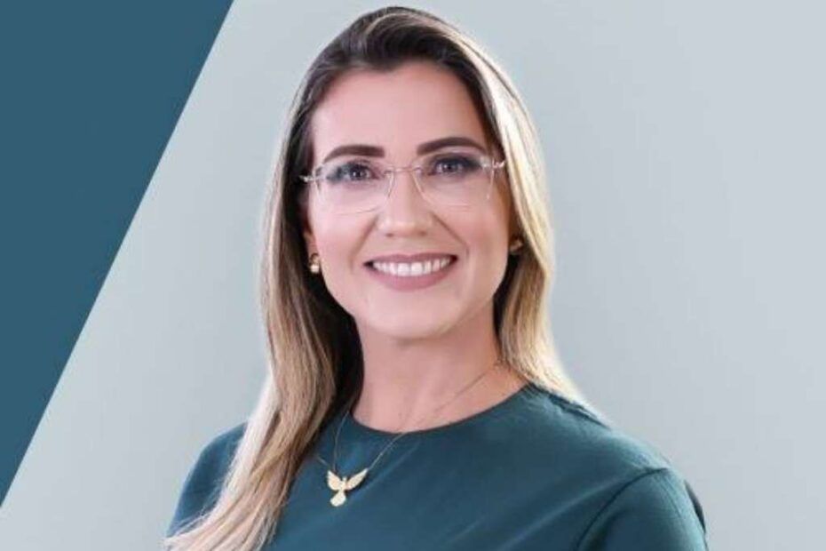 A prefeita Silvany Mamlak já pagou os salários de maio para os servidores de Capela