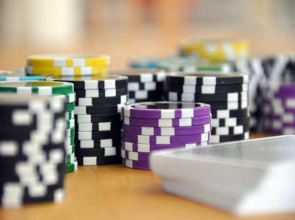 Guia completa para iniciantes no poker online