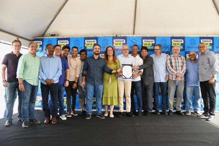 Edvaldo reúne Luiz Roberto, Katarina e Fabiano durante lançamento de nova obra em Aracaju