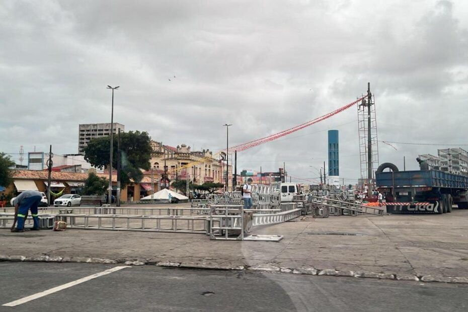 Iniciou hoje a montagem da estrutura para o Forró Caju 2024