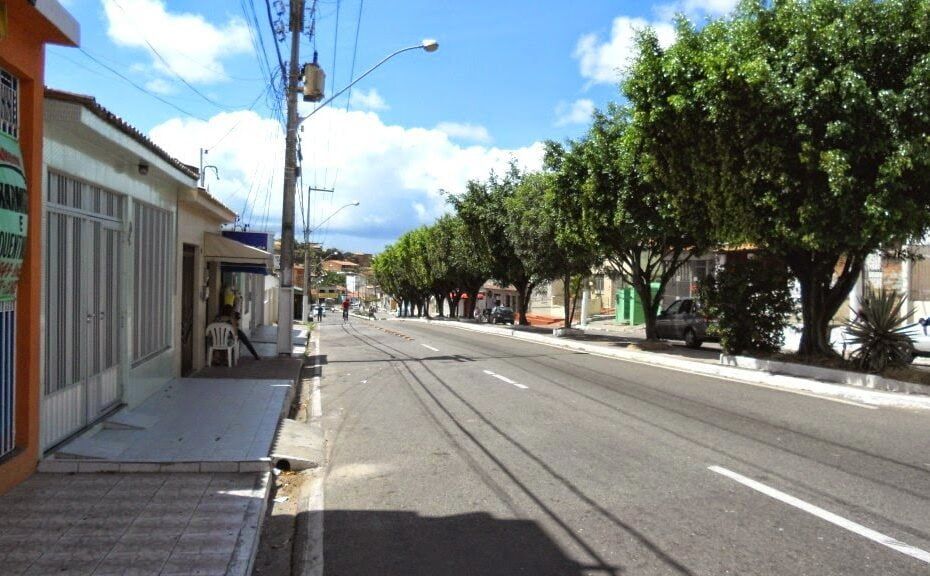 Trânsito em meia-pista nas avenidas Visconde de Maracaju e Juscelino Kubitscheck: Obras de reestruturação em Aracaju