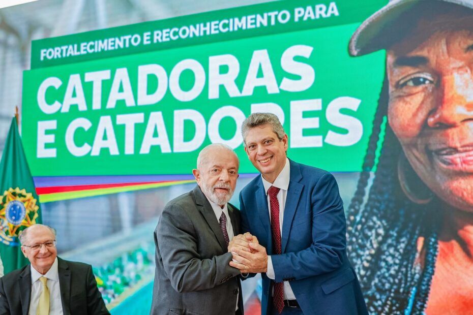 Presidente Lula anuncia R$ 425 milhões em investimentos para catadores de materiais recicláveis, com destaque para o papel de Marcio Macedo