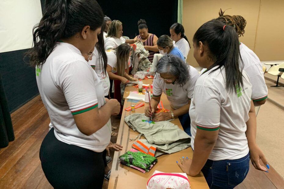 Customização de fardamentos doados pela Energisa