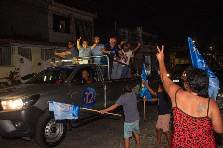 Luiz Roberto realiza mini-carreata pelos bairros América, Novo Paraíso e Tiradentes em Aracaju