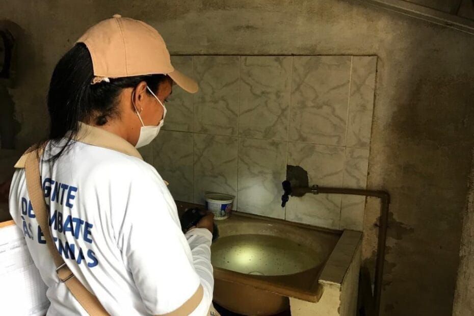 Saúde de Aracaju já acolheu mais de 400 denúncias de focos do mosquito Aedes aegypti através de canais oficiais