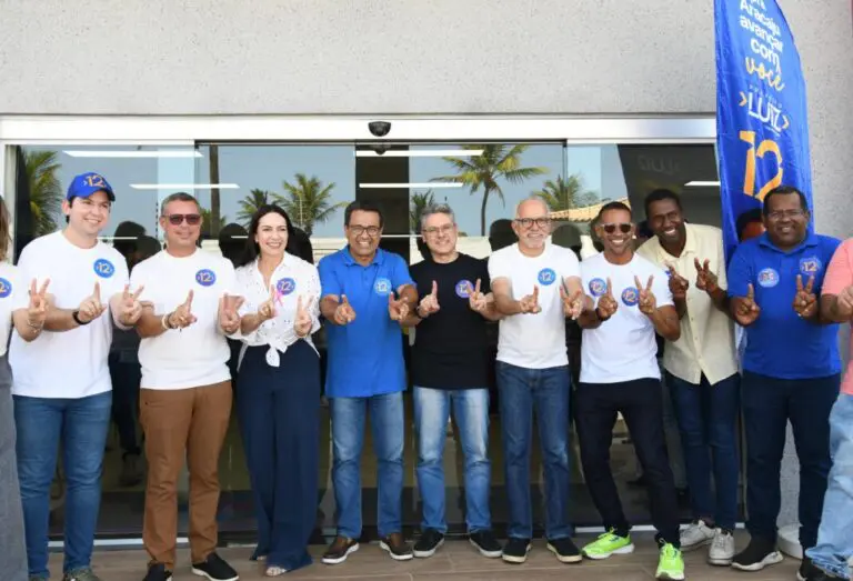 Delegada Danielle declara apoio a Luiz: 'Vamos para a rua trabalhar e pedir votos no 12!'